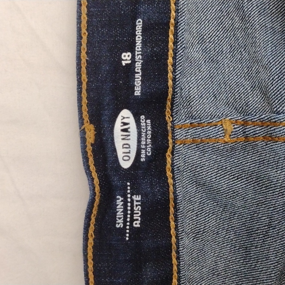 EUC Old Navy Skinny Jeans size 18 Regular - Picture 9 of 15